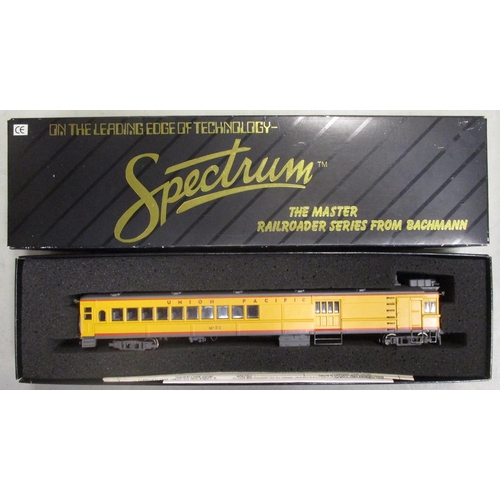 466 - USA collection of locomotives/power units (8) including Bachmann UP orange M-32 Doodlebug No 81405, ... 