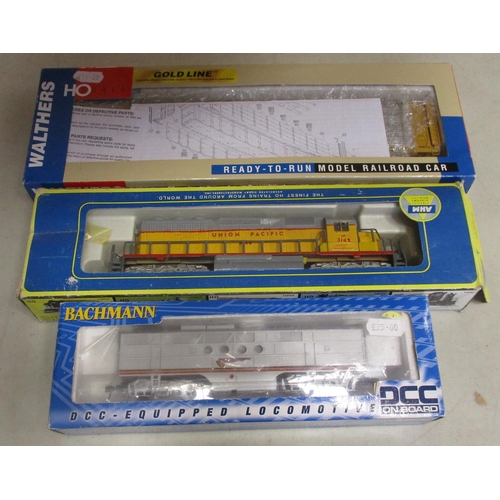 466 - USA collection of locomotives/power units (8) including Bachmann UP orange M-32 Doodlebug No 81405, ... 