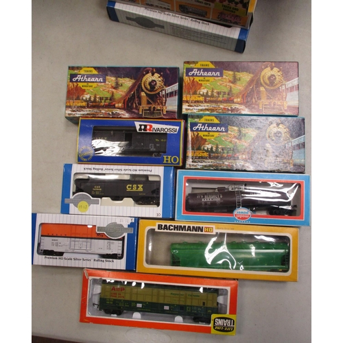 466 - USA collection of locomotives/power units (8) including Bachmann UP orange M-32 Doodlebug No 81405, ... 