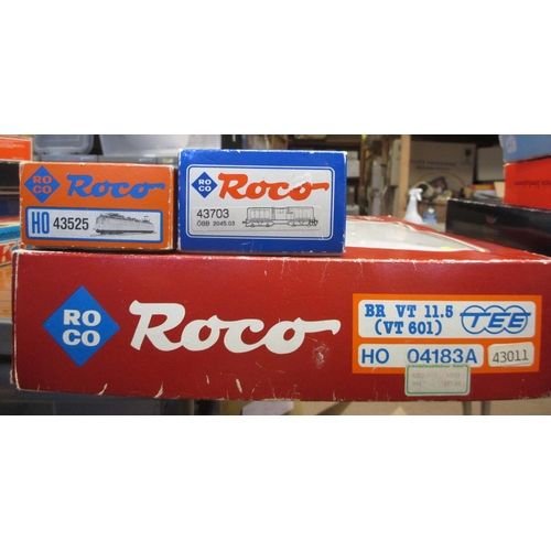 586 - Roco. Collection of HO gauge locomotives generally excellent in excellent boxes including 43703, 435... 