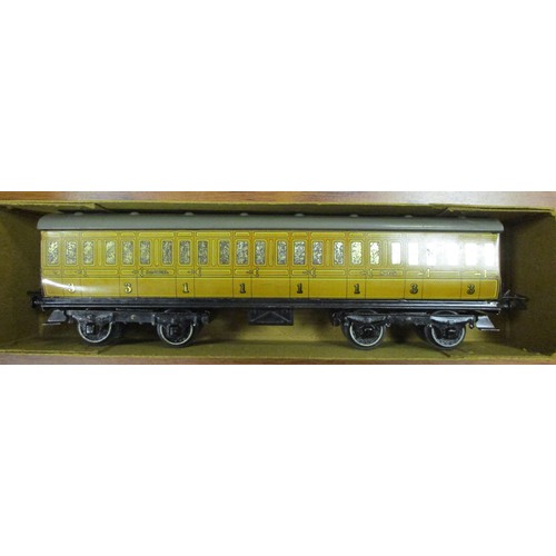 368 - Hornby. O Gauge LNER teak No 2 Corridor Coaches with 845 first/third (2) and 4204 brake/composite go... 