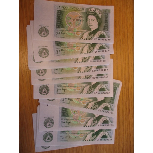 113 - Range of notes with £1 Page (14), Somerset (80), 10/- Ffrode (41) mainly good very fine to uncircula... 