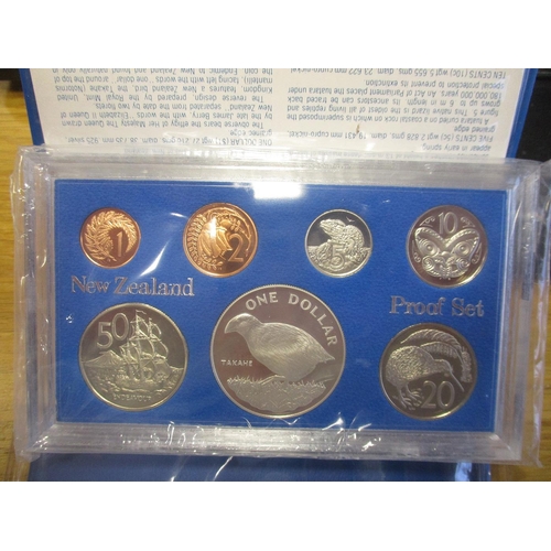 733 - New Zealand. Collection of proof cased year sets with 1975 (2), 76 (2), 77 (2), 78, 79 (3), 80 (2), ... 