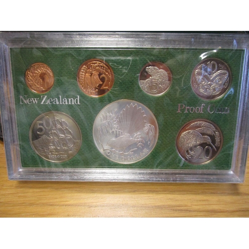 733 - New Zealand. Collection of proof cased year sets with 1975 (2), 76 (2), 77 (2), 78, 79 (3), 80 (2), ... 