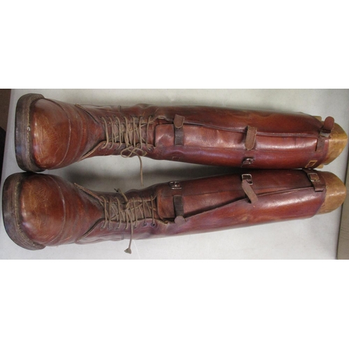 80 - British officer's cavalry boots, 1 pair in black, 1 pair in brown, approx size 8/9, 3 buckle fastene... 