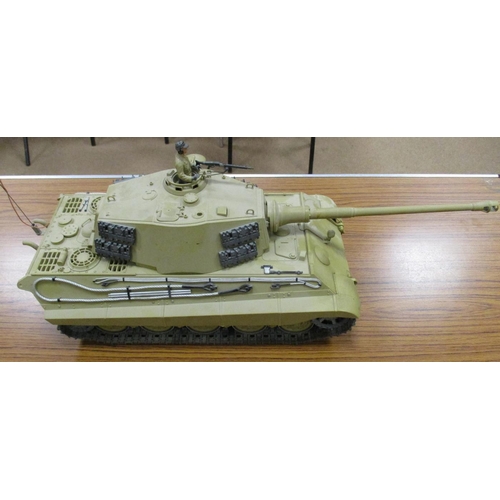 242 - Range of generally good boxed 1/16 Scale R/C tanks with Battle Tank U.S. M41A3 Walker Bulldog No. BB... 