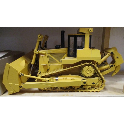 254 - Large scale generally fair to good unboxed remote controlled 1/14 Scale Earth Digger 360L Hydraulic ... 