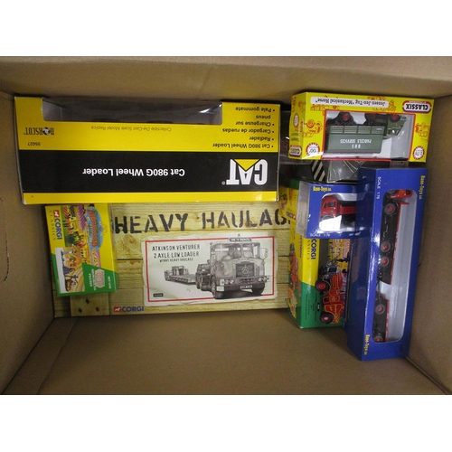 333 - Mixed collection with Corgi including Heavy Haulage, circus, Golden Oldies etc, Base Toys, EFE, Lled... 