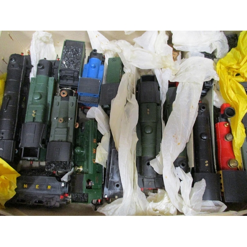 429 - Assortment including 00 gauge boxed Rivarossi in mixed condition boxes (4), unboxed locos (16), coac... 