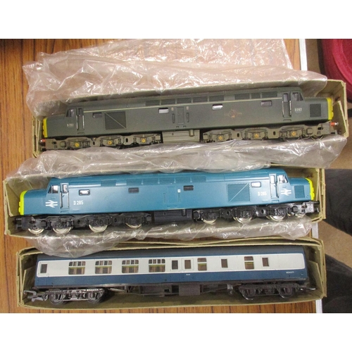 461 - Collection of OO gauge locomotives, coaches and spares, generally excellent to mint in very good to ... 