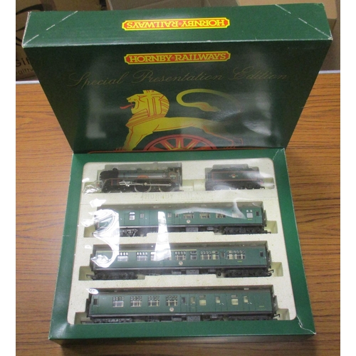 562 - Hornby. Collection of OO gauge presentation edition locomotives, generally mint in fair to near exce... 