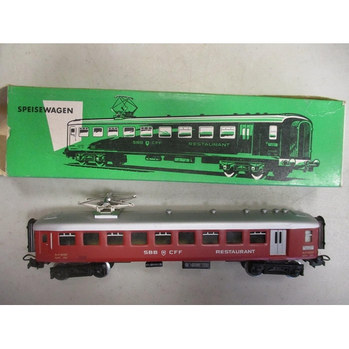 580 - Marklin. Tin plate coaches with SBB/CFF restaurant Car Nos 4016 & 40135, luggage cars Nos 4015 & 401... 