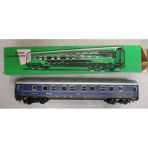 580 - Marklin. Tin plate coaches with SBB/CFF restaurant Car Nos 4016 & 40135, luggage cars Nos 4015 & 401... 