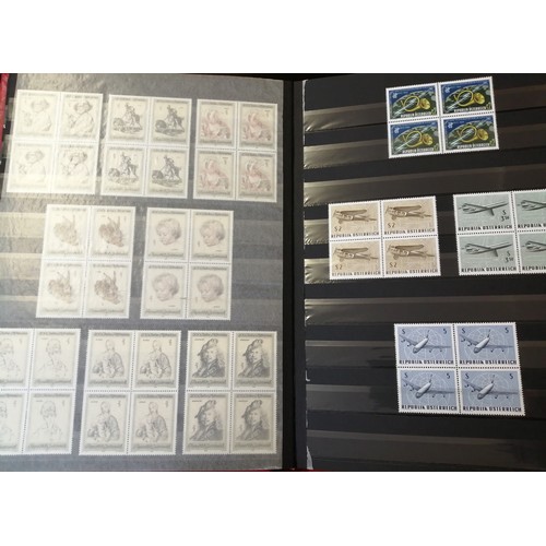 29 - World modern mint ranges in 13 stockbooks. 
Incl USA & Europe (ranges incl Belgium, Greece, Cyprus, ... 