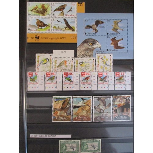 87 - Birds. Extensive coln of bird themed issues UM/M/U in nine Lighthouse stockbooks incl Aitutaki 1981 ... 