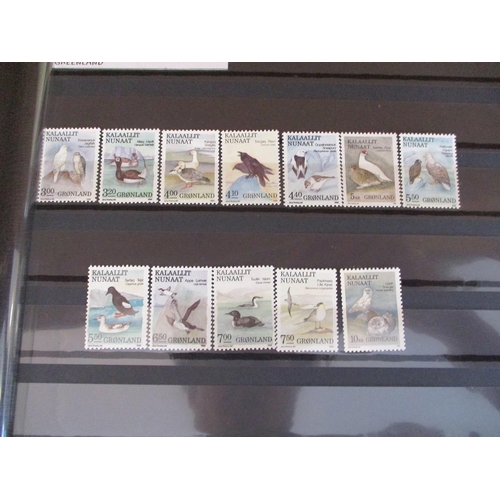 87 - Birds. Extensive coln of bird themed issues UM/M/U in nine Lighthouse stockbooks incl Aitutaki 1981 ... 