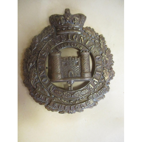 236 - Collection of mainly metal cap badges, a few collar dogs etc, wide range of regiments including HAC,... 