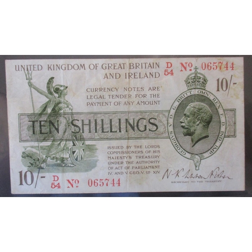 263 - N. F. Warren-Fisher. Range of 10/- banknotes, good fine to very fine, with 1919 (30 Sept) D/54 06574... 