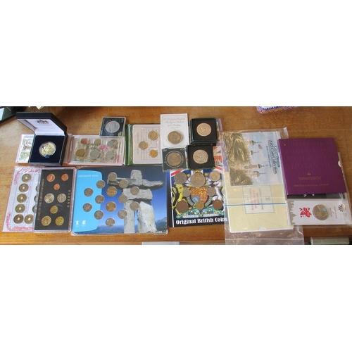 300 - Mainly 20th century collection in mixed condition, with half crowns, florins, shillings, sixpence, e... 