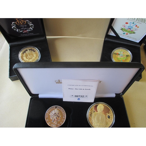 541 - World accumulation of CuNi silver and gold plated medallic and commemorative issues. (½B)