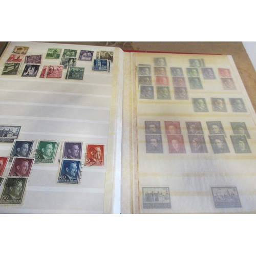 16 - Misc mainly middle-period world coln in 5 s/books incl Australia and Switzerland with strength in Ge... 