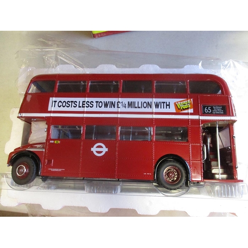 390 - Sun Star. 1/24 Scale Routemaster Buses with RM 870 - WLT 870 No 2908 