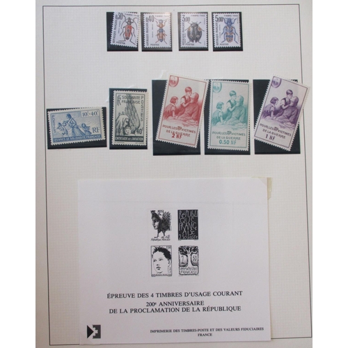 283 - France. 1956-1964 coln in Lindner album incl Nat Relief Fund sets with 1956 M, 1957 UM, 1957-59 Tour... 