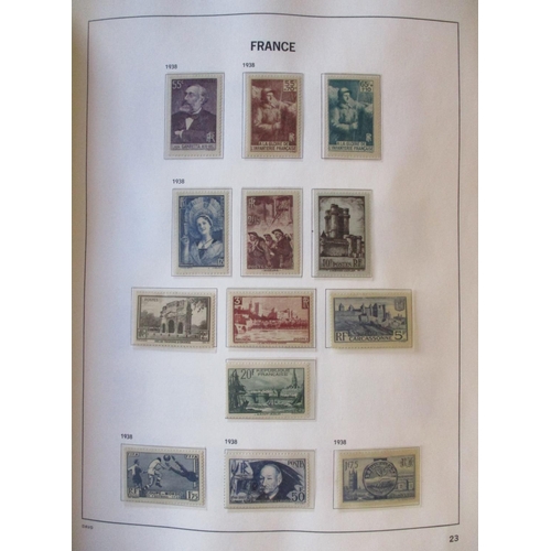 284 - France. 1932-1981 M/UM coln in illus Davo album (pages from 1849) incl 1937 Nat Museums 30c & 55c M,... 