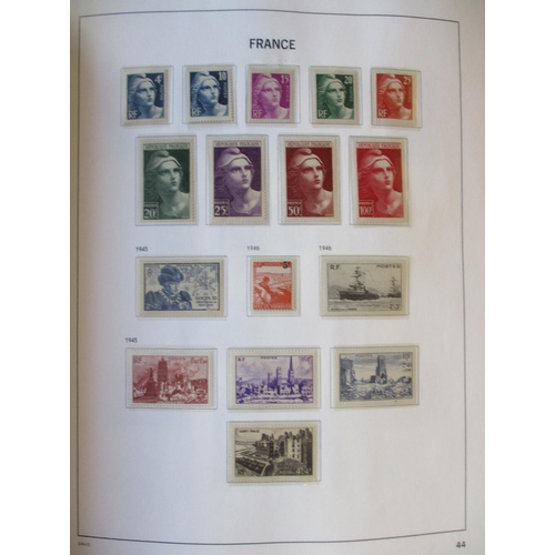 284 - France. 1932-1981 M/UM coln in illus Davo album (pages from 1849) incl 1937 Nat Museums 30c & 55c M,... 