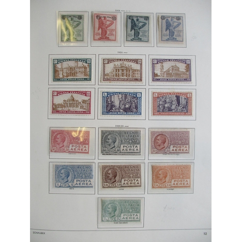 301 - Italy. Early to modern M/U coln in two albums, good range of classics, 1890 vals to 1.75l, 1901 vals... 