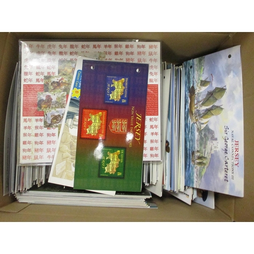 487 - Channel Islands Decimal. 2006-2020, presentation packs and mint stamps to incl Jersey, Guernsey and ... 