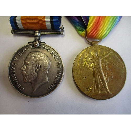 18 - WW1 range with:
1. BWM and Victory Medal to 8569 Pte E. Brinsdon Worc R. about very fine. 
2. BWM an... 