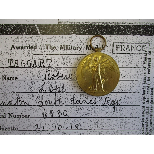 18 - WW1 range with:
1. BWM and Victory Medal to 8569 Pte E. Brinsdon Worc R. about very fine. 
2. BWM an... 