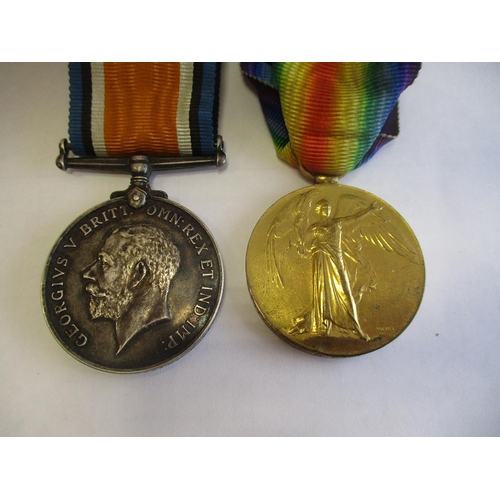 19 - WW1 Warwickshire Regt range with:
1. 1914-15 Star trio to 3437 Pte W. Brueton R. War R. polished, fi... 