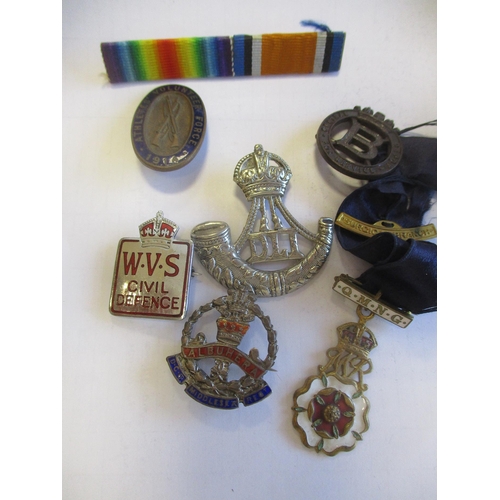 22 - Range with:
1. WW1 BWM and Victory Medal to 7658 Pte F.L. Bowden Midd'x R. nearly mint. Francis Leop... 