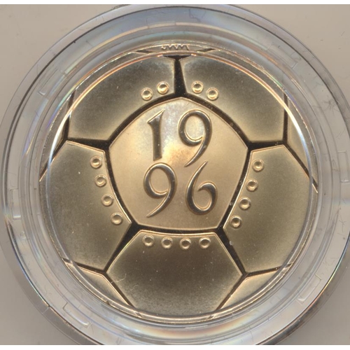 312 - Investment Gold lot - documents required. 1996 £2 Football boxed gold proof FDC. (Y)