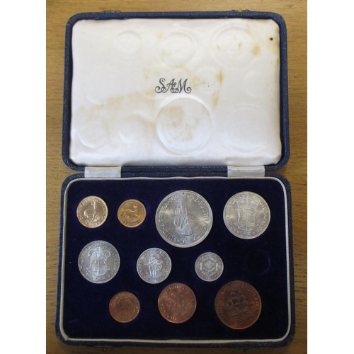 423 - Investment Gold lot – documents required. S. Africa. 1952 proof cased set FDC with £1, £½, 5 shillin... 