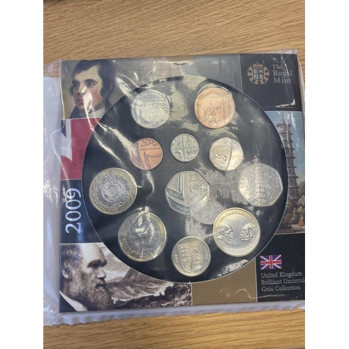 481 - 2009 Royal Mint uncirculated year pack, including 50p Kew Gardens. (R)