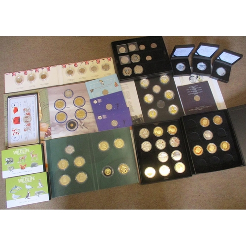 514 - Generally uncirculated collection, with GB deluxe proof set 1987 FDC, year pack 1983, £5 (6), £2 (5)... 