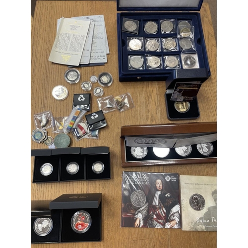 521 - Mixed collection with boxed silver proofs FDC including £5 2011 Guernsey, Jersey Poppy, 2014 Alderne... 