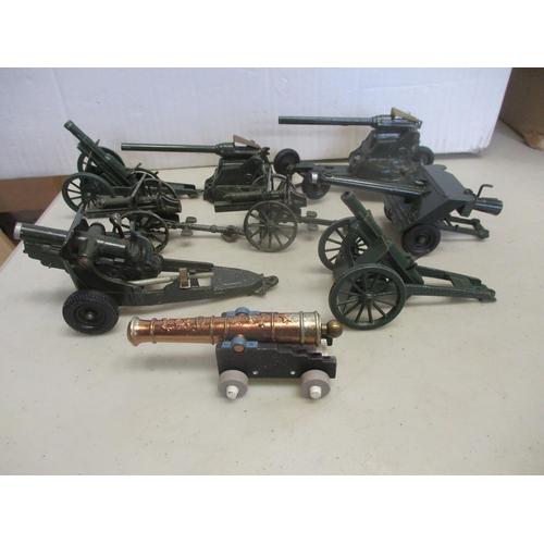 419 - Britains. Artillery collection with boxed 18