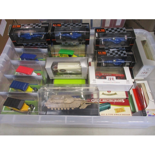 432 - Collection including Corgi (39), EFE (15), Onyx F1 (5), Atlas Editions (4), Oxford Diecast Football ... 