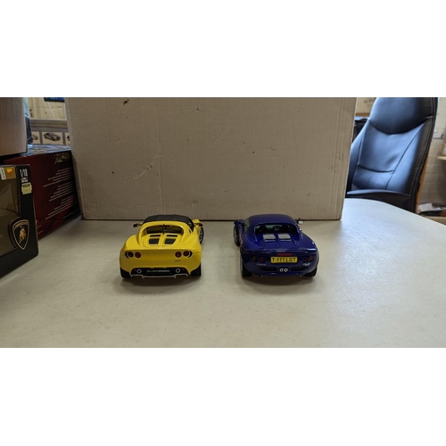 435 - Collection of 1:18 scale model cars, generally near mint to mint in near mint to mint boxes, includi... 