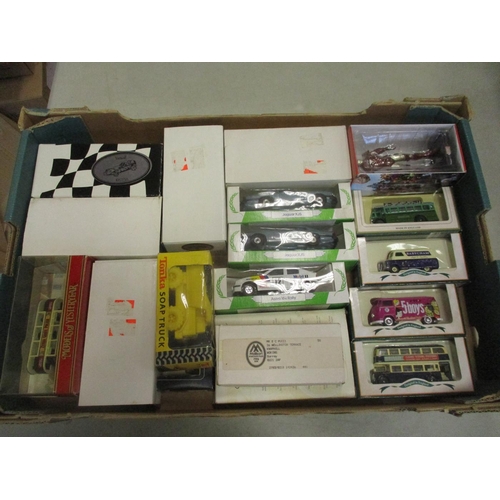 452 - Collection including Burago 1/43 twin sets (15) and singles (15), Lledo (52), Corgi (8), Matchbox MO... 