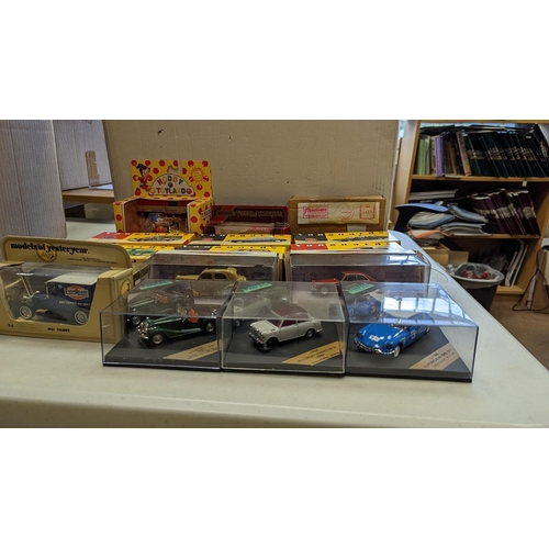 471 - 1990s onwards collection featuring cars, lorries and trucks, generally near mint to mint in near min... 