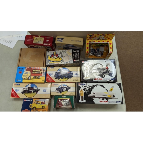 471 - 1990s onwards collection featuring cars, lorries and trucks, generally near mint to mint in near min... 