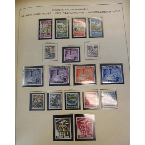 46 - World early to modern mint and used foreign collection in 5 good quality albums incl France with use... 