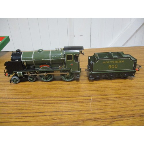 551 - Hornby. O gauge clockwork locomotive with tender Eton 900 4-4-0, largely repainted to an excellent s... 