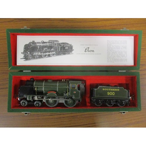 551 - Hornby. O gauge clockwork locomotive with tender Eton 900 4-4-0, largely repainted to an excellent s... 