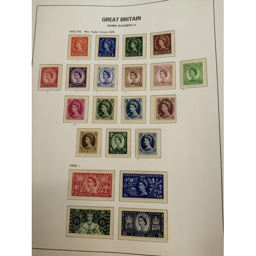 299 - QV-QEII M/U coln, in very mixed cond. in boxed SG Davo album. Pages throughout affected by foxing/to... 